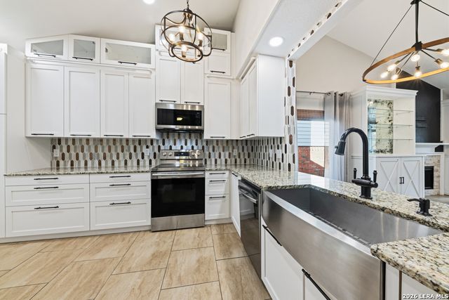 930 Amberstone, San Antonio, TX 78258