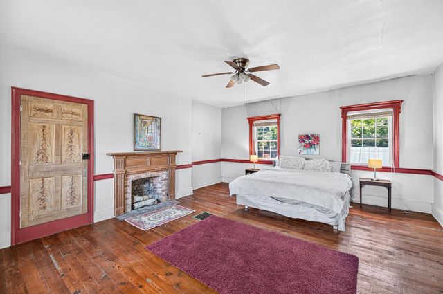 24033 OLD VALLEY PIKE, Maurertown, VA 22644