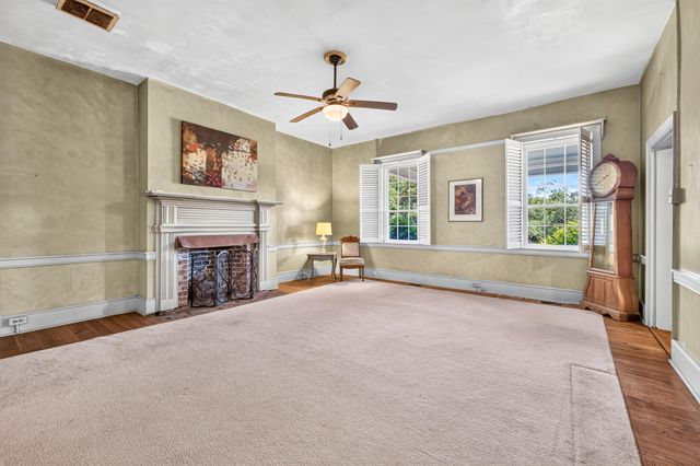 24033 OLD VALLEY PIKE, Maurertown, VA 22644