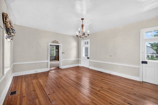 24033 OLD VALLEY PIKE, Maurertown, VA 22644