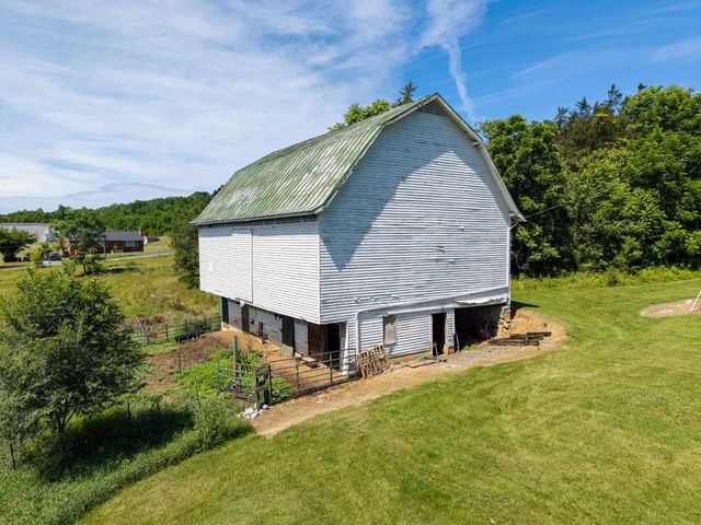24033 OLD VALLEY PIKE, Maurertown, VA 22644