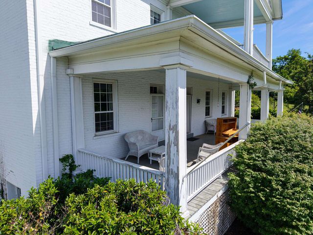 24033 OLD VALLEY PIKE, Maurertown, VA 22644