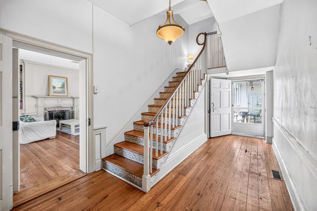 24033 OLD VALLEY PIKE, Maurertown, VA 22644