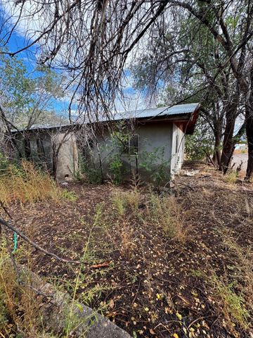 31 Private drive 1533, Hernandez, NM 87537
