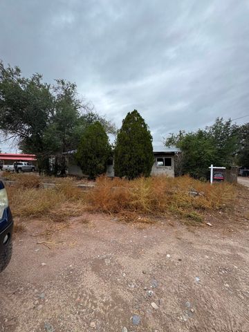 31 Private drive 1533, Hernandez, NM 87537