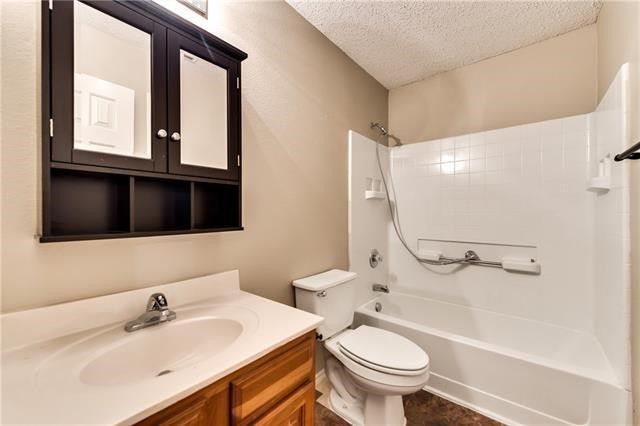 1676 Crown Point Drive, Little Elm, TX 75036
