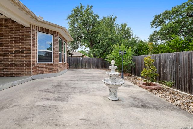 25756 TWO SPGS, San Antonio, TX 78255