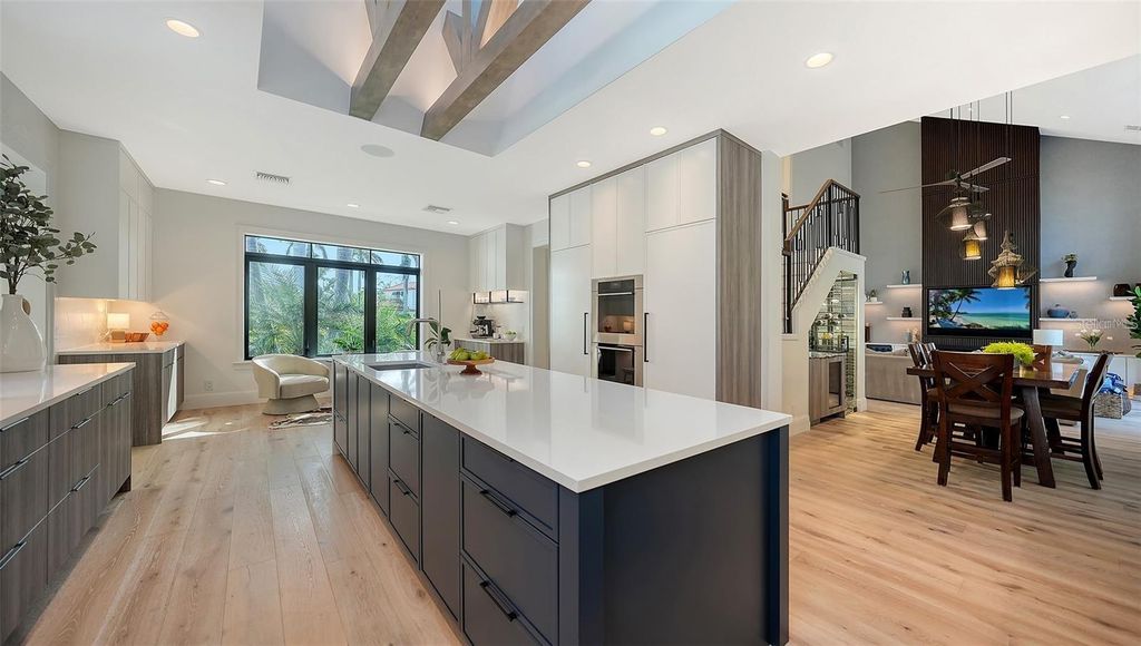 Image 16 of property listing at 5035 BAY SHORE ROAD, Sarasota, FL 34234