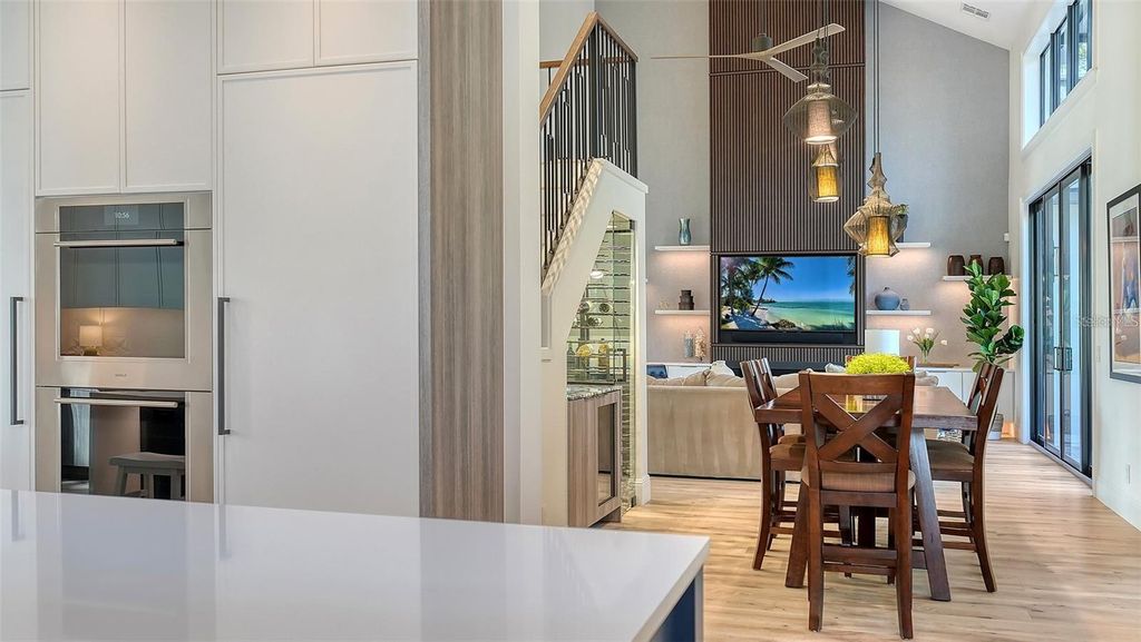 Image 23 of property listing at 5035 BAY SHORE ROAD, Sarasota, FL 34234