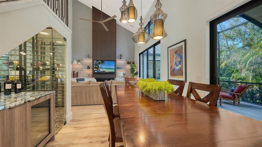 Image 24 of property listing at 5035 BAY SHORE ROAD, Sarasota, FL 34234