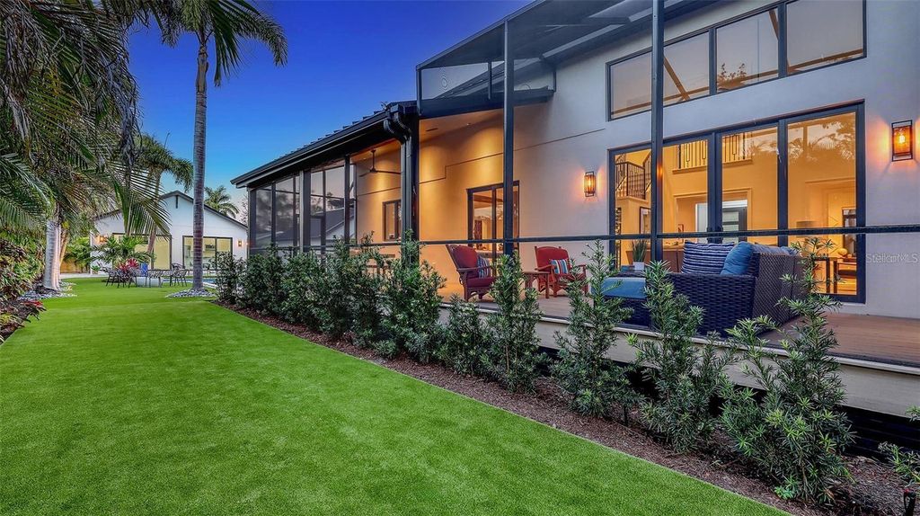 Image 43 of property listing at 5035 BAY SHORE ROAD, Sarasota, FL 34234