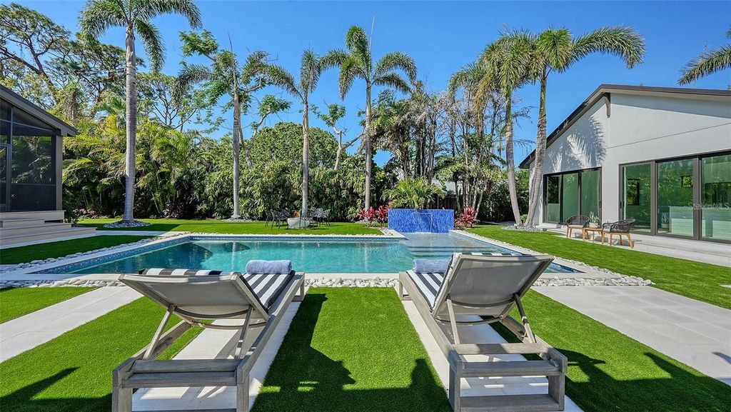 Image 48 of property listing at 5035 BAY SHORE ROAD, Sarasota, FL 34234