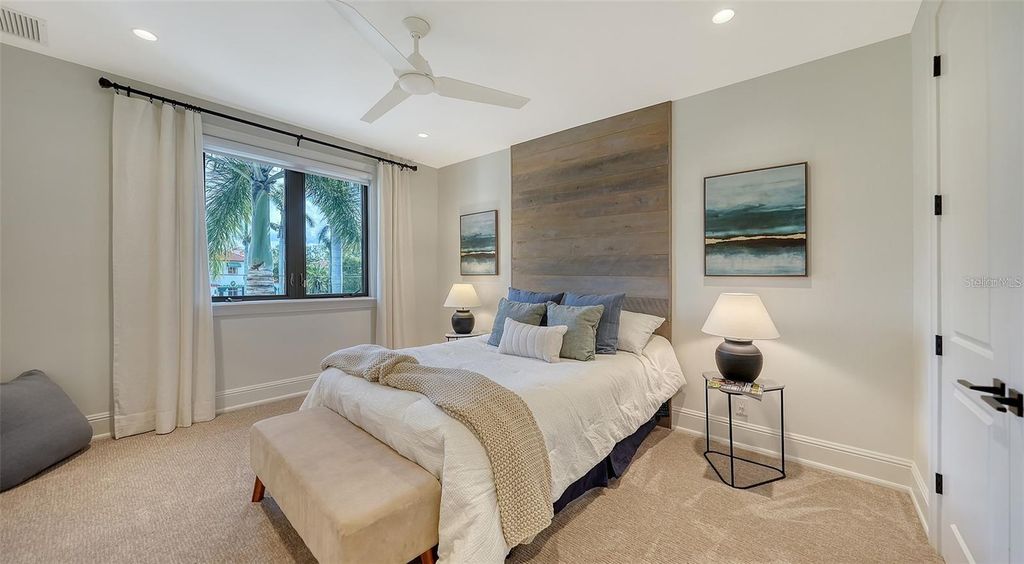 Image 54 of property listing at 5035 BAY SHORE ROAD, Sarasota, FL 34234