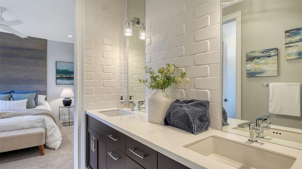 Image 55 of property listing at 5035 BAY SHORE ROAD, Sarasota, FL 34234