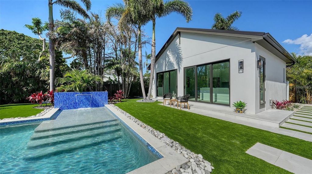 Image 56 of property listing at 5035 BAY SHORE ROAD, Sarasota, FL 34234