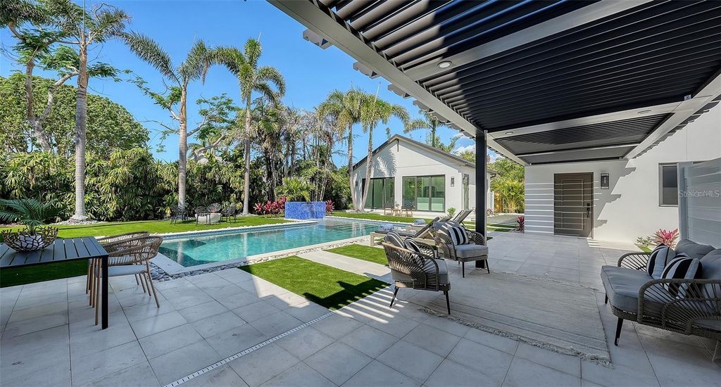 Image 61 of property listing at 5035 BAY SHORE ROAD, Sarasota, FL 34234