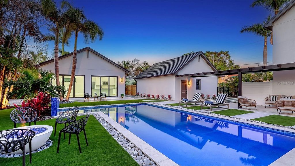 Image 68 of property listing at 5035 BAY SHORE ROAD, Sarasota, FL 34234