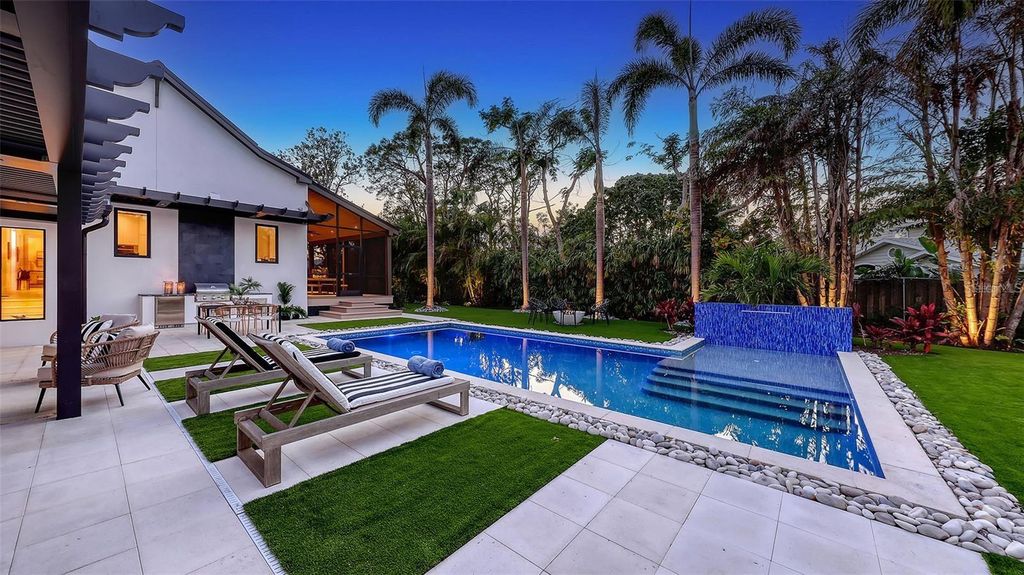 Image 69 of property listing at 5035 BAY SHORE ROAD, Sarasota, FL 34234