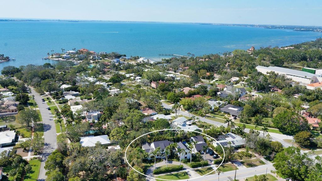Image 72 of property listing at 5035 BAY SHORE ROAD, Sarasota, FL 34234