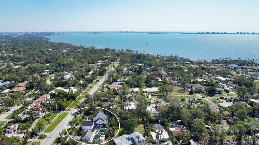 Image 73 of property listing at 5035 BAY SHORE ROAD, Sarasota, FL 34234