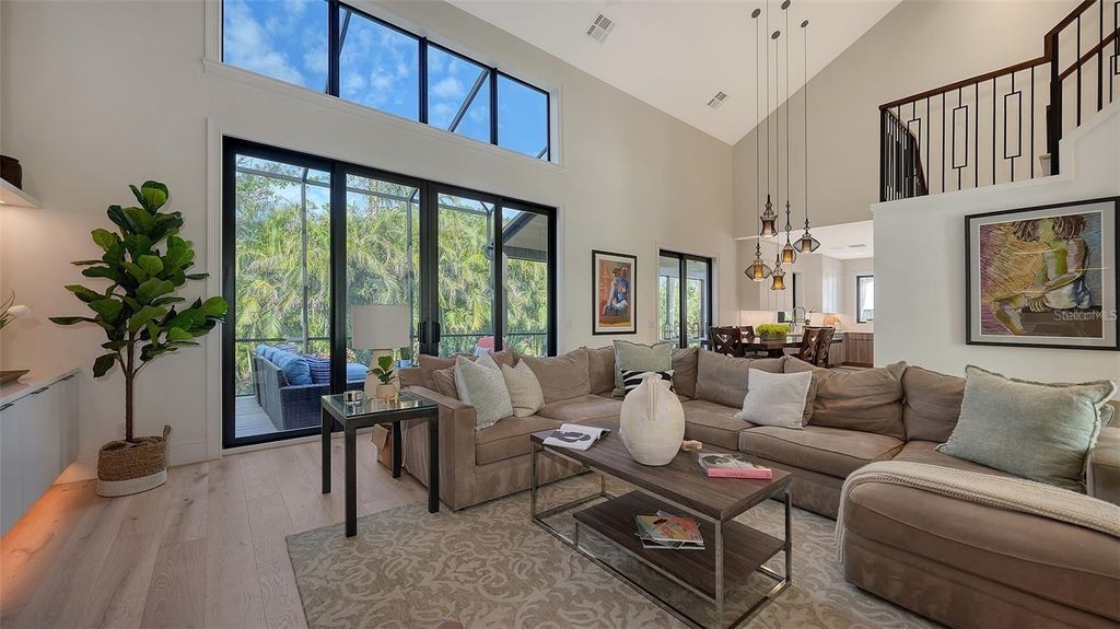 Image 10 of property listing at 5035 BAY SHORE ROAD, Sarasota, FL 34234