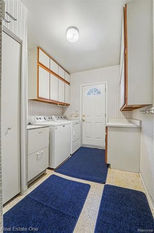 5303 Church Hill Drive, Troy, MI 48085
