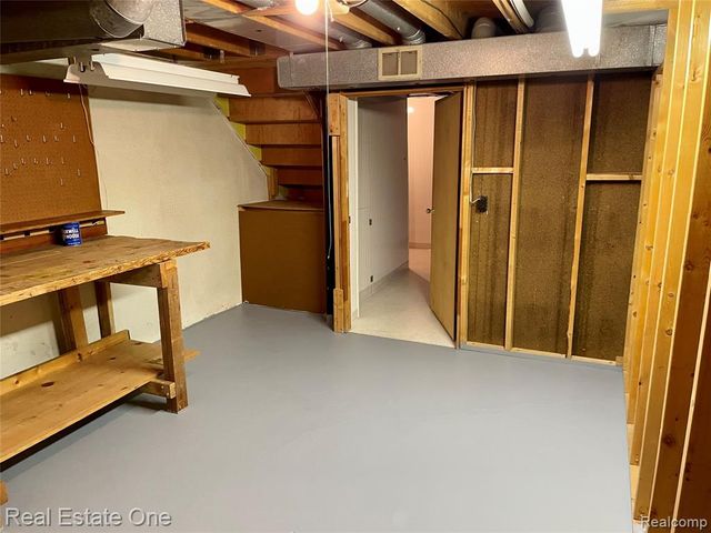 5303 Church Hill Drive, Troy, MI 48085