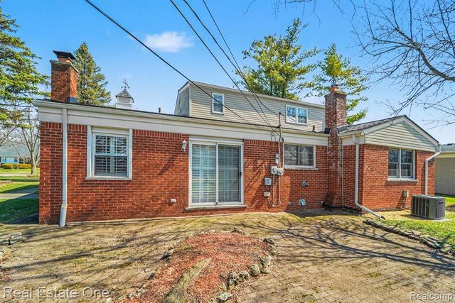 5303 Church Hill Drive, Troy, MI 48085