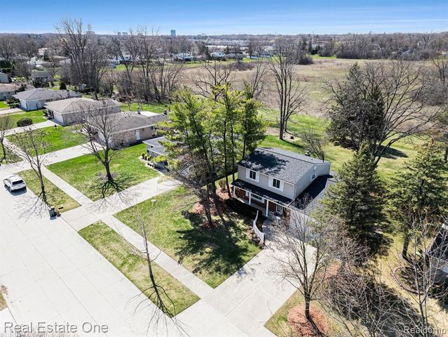 5303 Church Hill Drive, Troy, MI 48085