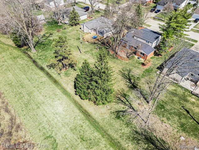 5303 Church Hill Drive, Troy, MI 48085
