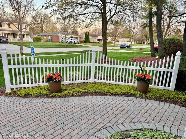 5303 Church Hill Drive, Troy, MI 48085