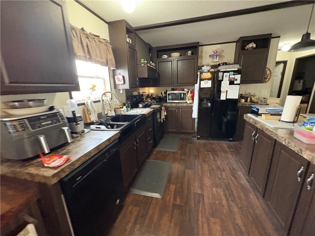 802 1st St, Bayside, TX 78340