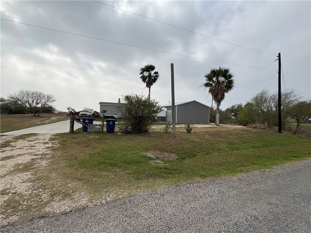 802 1st St, Bayside, TX 78340