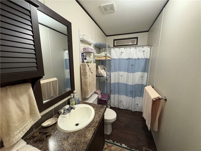 802 1st St, Bayside, TX 78340