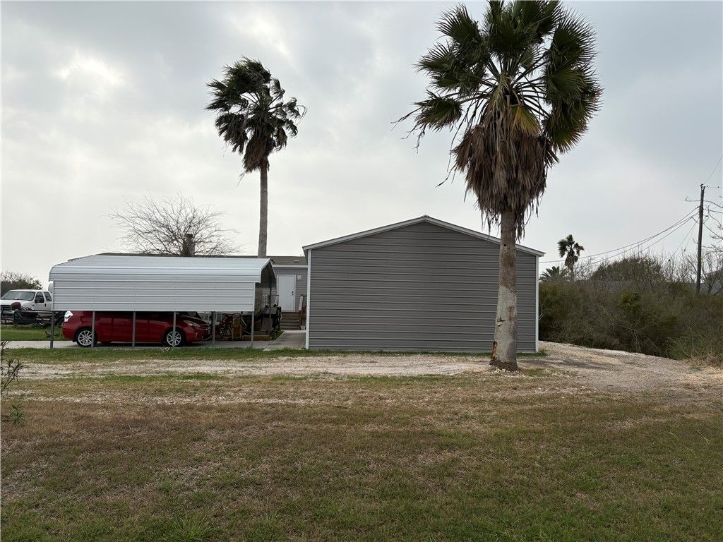 802 1st St, Bayside, TX 78340