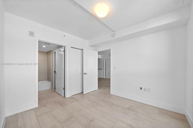 13800 Highland Dr 504, North Miami Beach, FL 33181