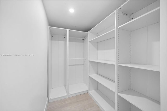 13800 Highland Dr 504, North Miami Beach, FL 33181