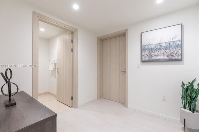 1000 Brickell Plz 3902, Miami, FL 33131