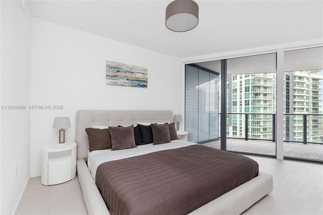 1000 Brickell Plz 3902, Miami, FL 33131