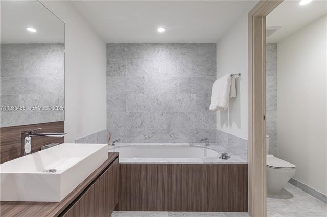 1000 Brickell Plz 3902, Miami, FL 33131