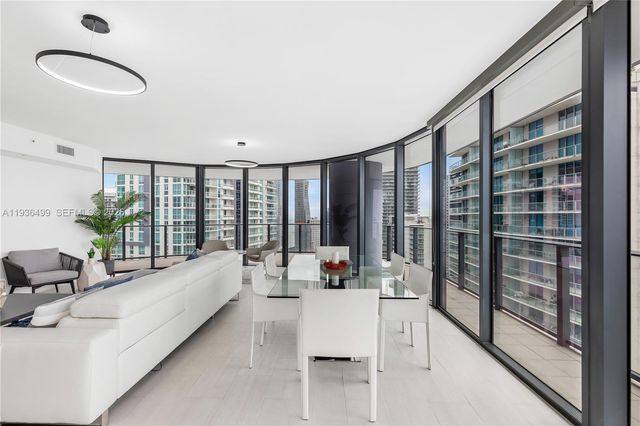 1000 Brickell Plz 3902, Miami, FL 33131