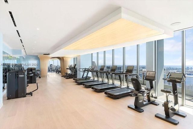 1000 Brickell Plz 3902, Miami, FL 33131