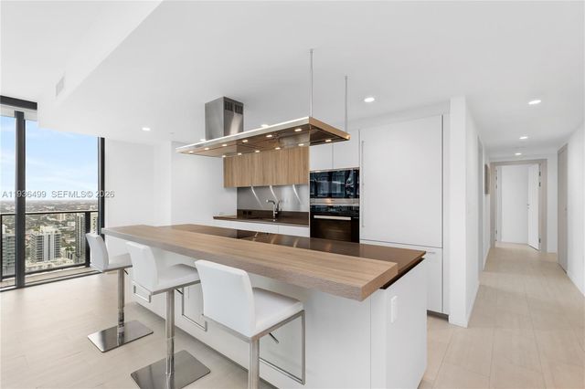 1000 Brickell Plz 3902, Miami, FL 33131