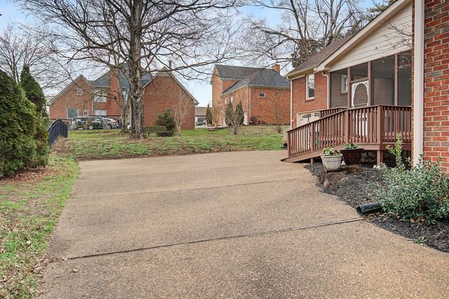 113 Doral Ln, Hendersonville, TN 37075