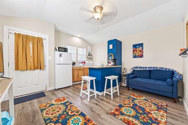 22218 Madison Street, Bedias, TX 77831