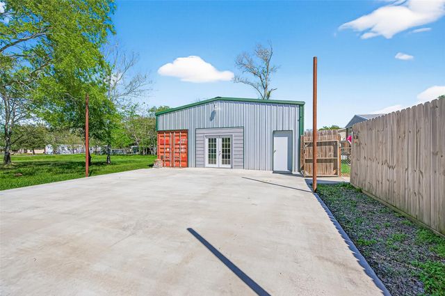 22218 Madison Street, Bedias, TX 77831