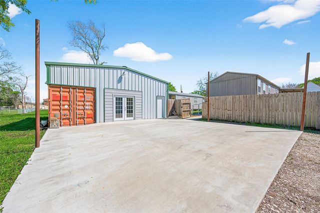 22218 Madison Street, Bedias, TX 77831