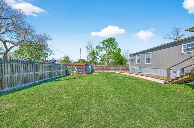 22218 Madison Street, Bedias, TX 77831