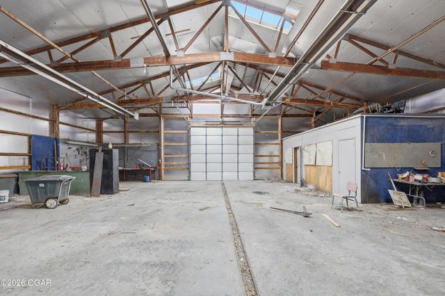 1055 S 200th Street, Pittsburg, KS 66762