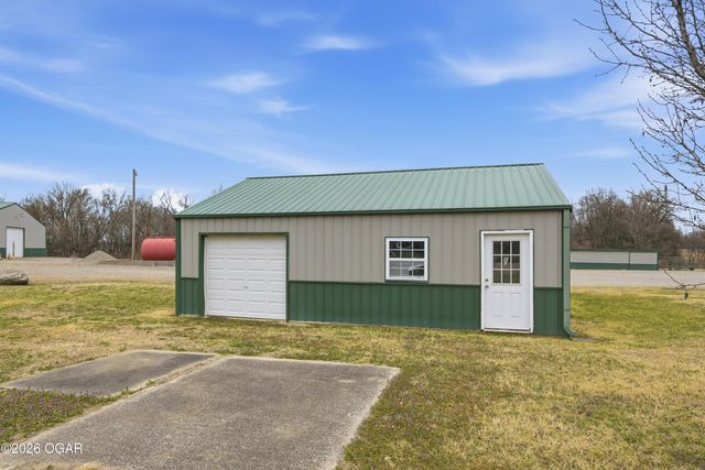 1055 S 200th Street, Pittsburg, KS 66762